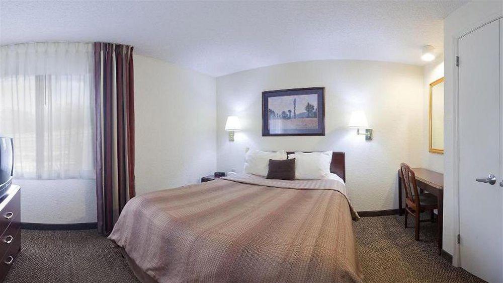 Sonesta Simply Suites Birmingham Хувър Екстериор снимка